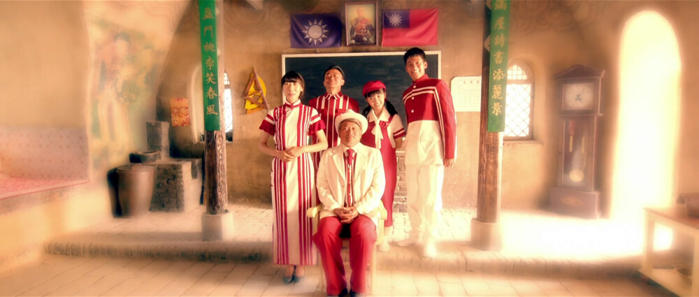 看《驴得水》让我一直有看《西西里美丽传说》那种揪心的感觉。每一个角色我都很喜欢。当你觉得生活很美好的时候，可以去看看这两部电影。那如果觉得生活很郁闷的时候怎么办呢？可以找我聊天。