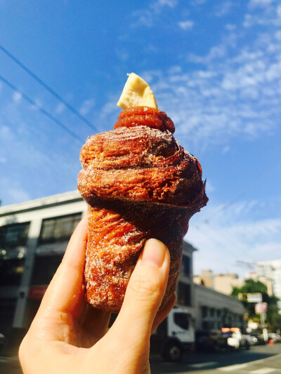 Mr Holmes面包店独家爆款Cruffin，像形状一样难吃