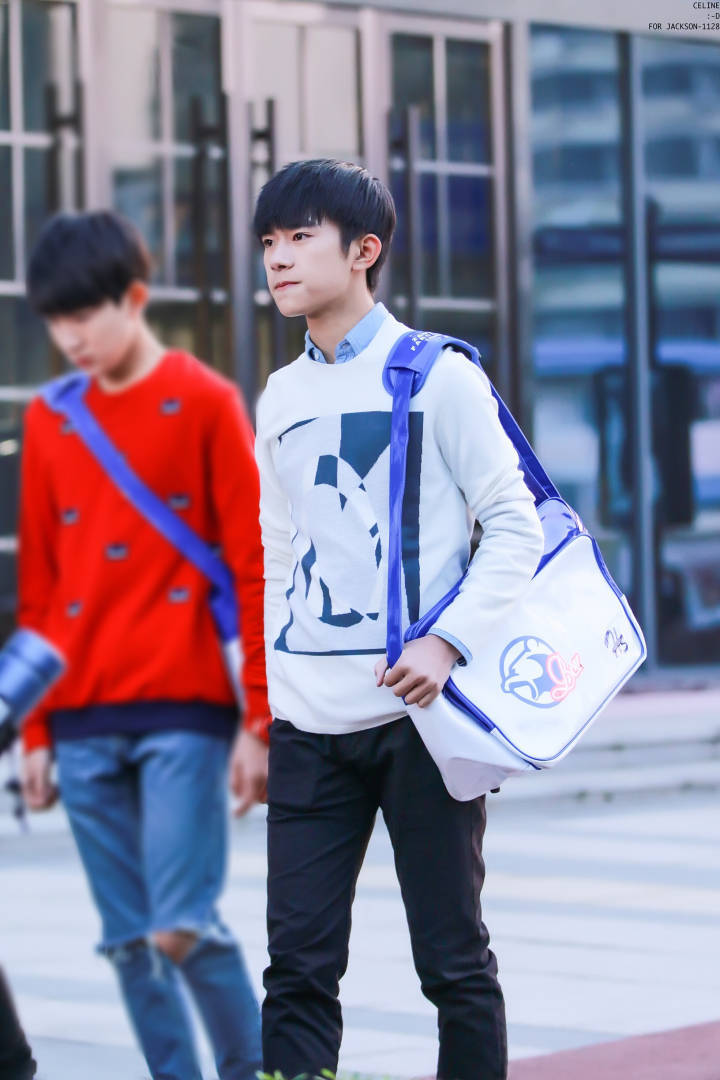 易烊千玺tfboys电视剧我们的少年时代尹柯高清帅气