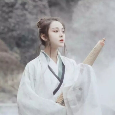 朦胧，道姑