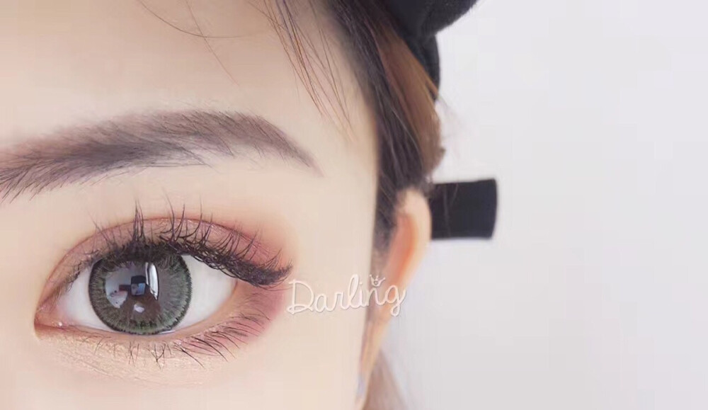 【Darling ☼ 夏日荧光抹茶绿美瞳 】
♡DIA:14.5mm,BC:8.6mm,WT:40%
♡氧气森女必备抹茶绿
♡入眼小清新不夸张，水润通透️
♡无辜感爆棚最适合夏天不过！
♡0-1000度，年抛！