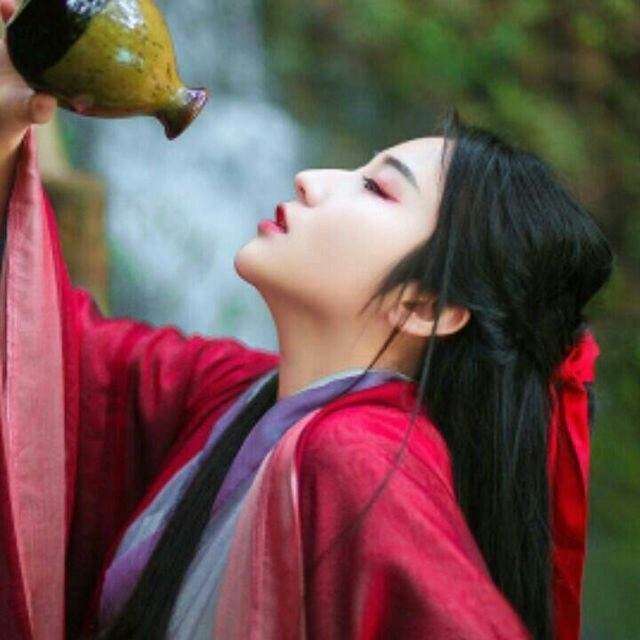 紅衣，飲酒