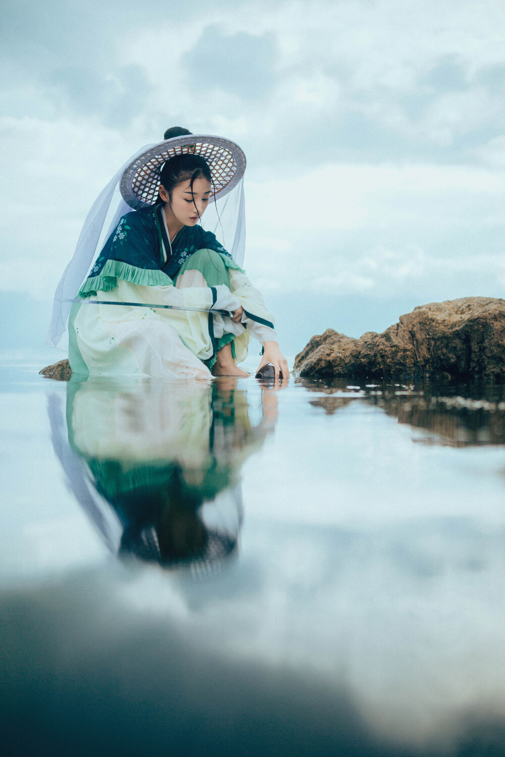 高树多悲风，海水扬其波，利剑不在掌，结友何须多？摄影：大小眼周