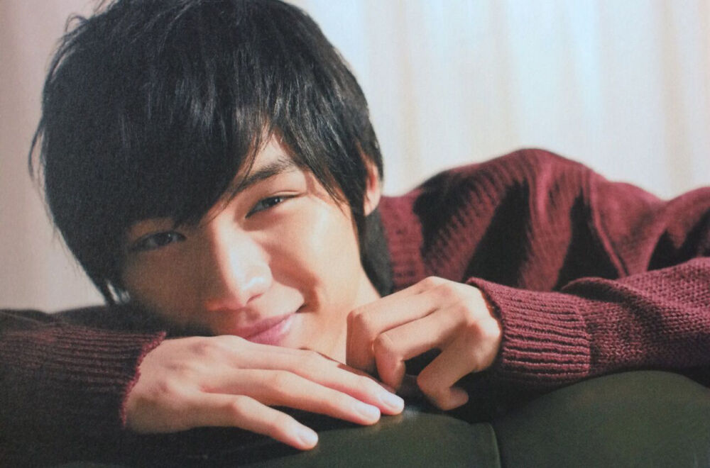 福士苍汰（Fukushi Sota），1993年5月30日出生于日本东京都，日本演员。隶属于研音事务所。
2016年，主演纯爱电影《明日的我与昨日的你约会》和漫改剧《我来接您了》。2018年，主演漫改真人电影《笑傲昙天》、《死神》和小说改编电影《旅猫日记》