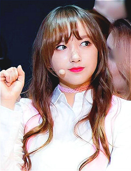 程 潇 / Cheng Xiao / 中 韩 女 团 宇 宙 少 女 成 员 /
喜欢收藏拿图点赞