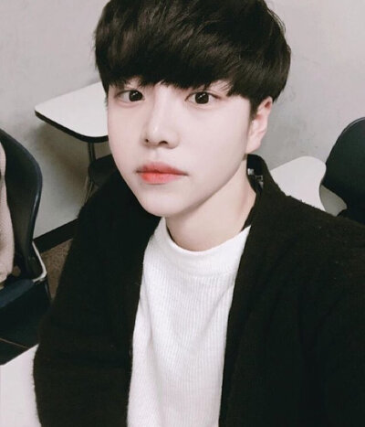 name：lee yoonji男头 捕捉一只可爱的韩国女生
