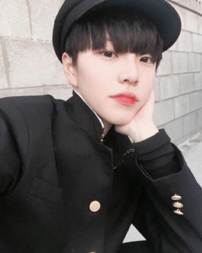 name：lee yoonji男头 捕捉一只可爱的韩国女生
