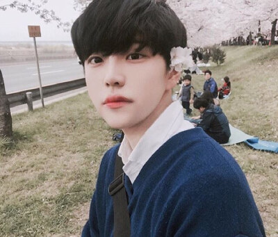 name：lee yoonji男头 捕捉一只可爱的韩国女生
