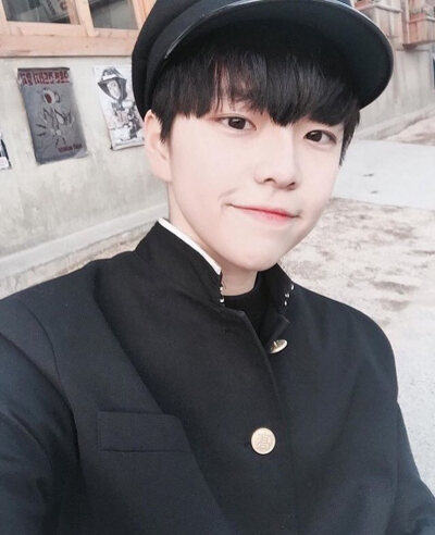 name：lee yoonji男头 捕捉一只可爱的韩国女生
