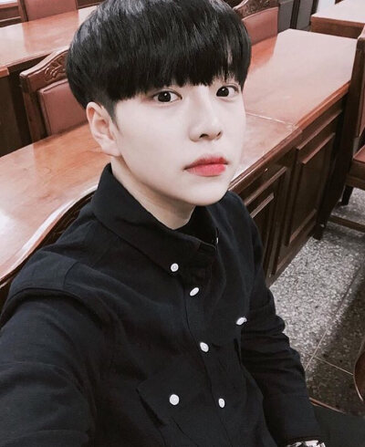 name：lee yoonji男头 捕捉一只可爱的韩国女生
