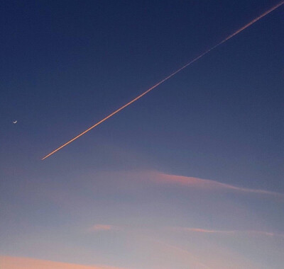 天空 简约 背景图