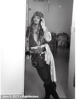 加勒比海盗 杰克船长 约翰尼德普 真是分外妖娆~