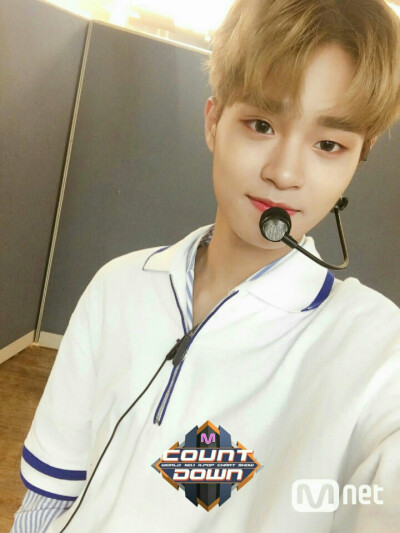 wanna one
M countdown 舞台
李大辉