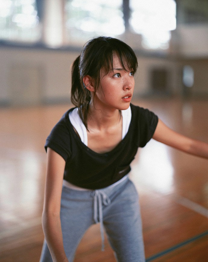 来源：写真_绕行彩虹之旅_看图_户田惠梨香吧_百度贴吧