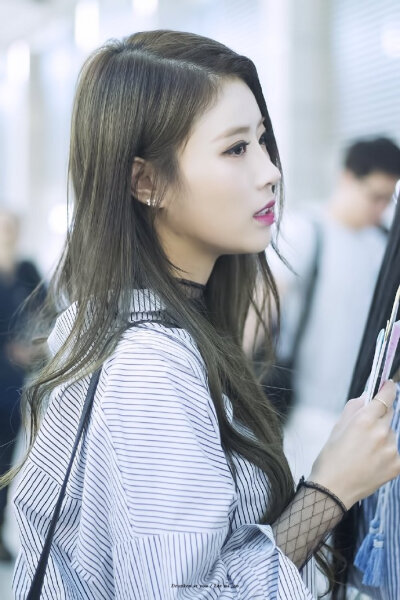 #LOVELYZ# 〖无⇔高清〗170812 仁川出境 #李美珠##柳洙正# 相关5pcr:drunkenatyou太好看了 ​​​​