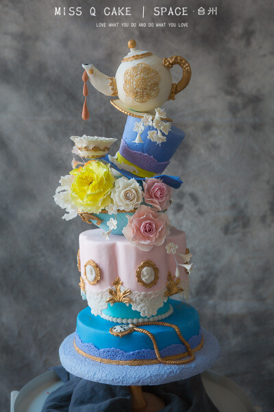 【Miss Q Cake.台州】 翻糖 翻糖主体蛋糕 婚礼甜品台 创意 爱丽丝 茶壶元素