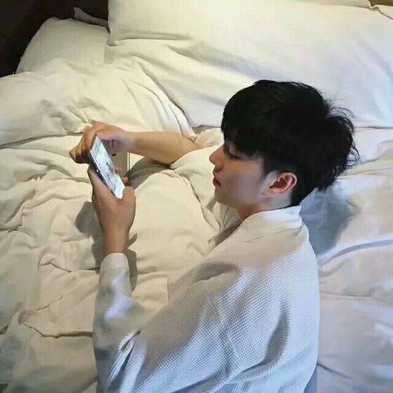 ♡七安 男头
from.眉心有颗美人痣