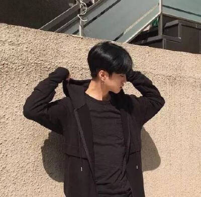 ♡七安 男头
from.眉心有颗美人痣