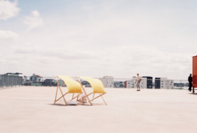 The meaning of life is that it stops.
生命之所以有意义是因为它会停止。
