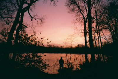 人生如逆旅，我亦是行人。