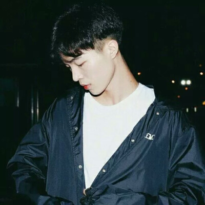 ♡七安 男头
from.眉心有颗美人痣