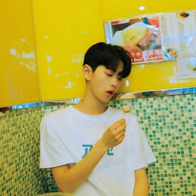 ♡七安 男头
from.眉心有颗美人痣