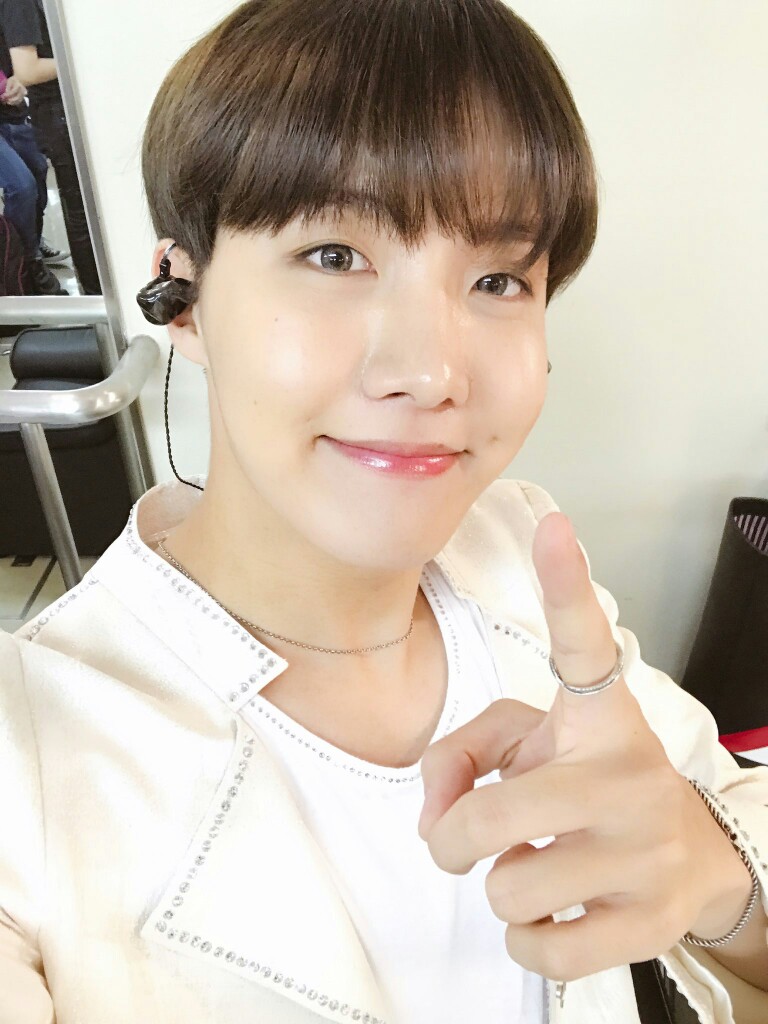 郑号锡 J-hope