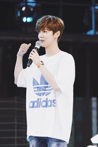  鹿晗♡Adidas 新品发布会开幕式