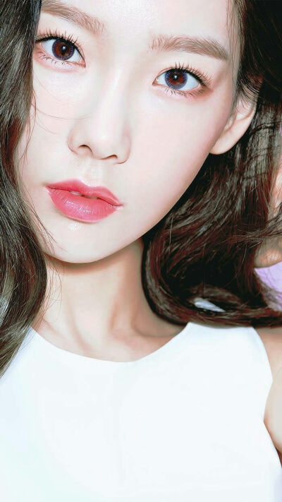 『壁纸』爱豆系列 少女时代（SNSD）金泰妍（Taeyeon）芭兰妮代言图壁纸 图源：微博 喜欢点赞