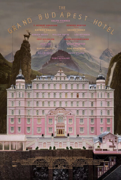  《布达佩斯大饭店》
【The Grand Budapest Hotel】
《布达佩斯大饭店》是一部悬疑冒险片。影片故事发生在20世纪30年代到60年代的欧洲，影片围绕着一位带着传奇般色彩的酒店礼宾员和他的年轻门生展开。在远近闻名…