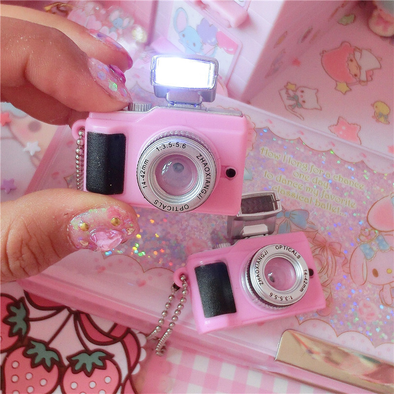 粉色mini仿真相机发圈钥匙圈挂件 可爱粉色相机包包书包挂件