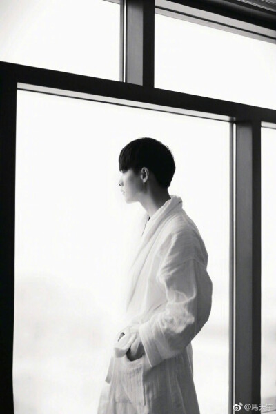 黑白图片 马天宇马二爷手机壁纸锁屏背景墙