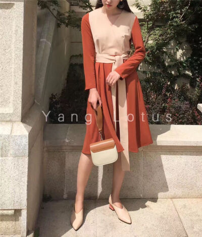 Yang lotus漾莲17秋复古V领高腰绑带撞色拼接修身中长款连衣裙女