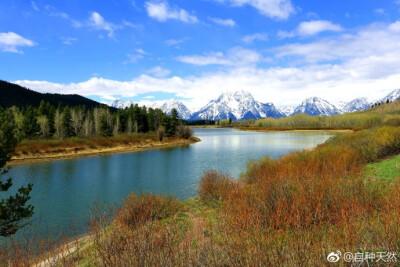 黄石、大提顿国家公园里的雪山、冰湖，五月中旬进去的，还是赶上了几场大雪，想起来就觉清凉 ​​​​