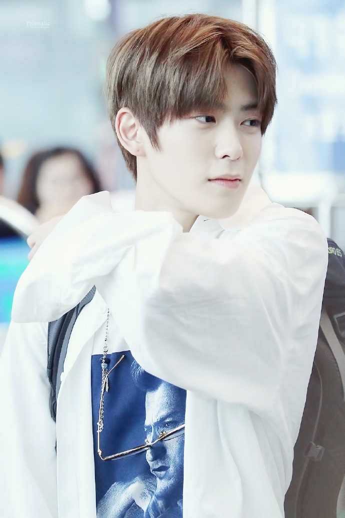 #郑在玹丛林的法则##郑在玹##JAEHYUN#170815 仁川机场出发 饭拍高清cr.Prismatic_jh&MYMY97214❥超级话题#郑在玹#❥个人直拍O网页链接 ​​​❥练习室在玹FOCUSO网页链接 ​​​ ​​​​