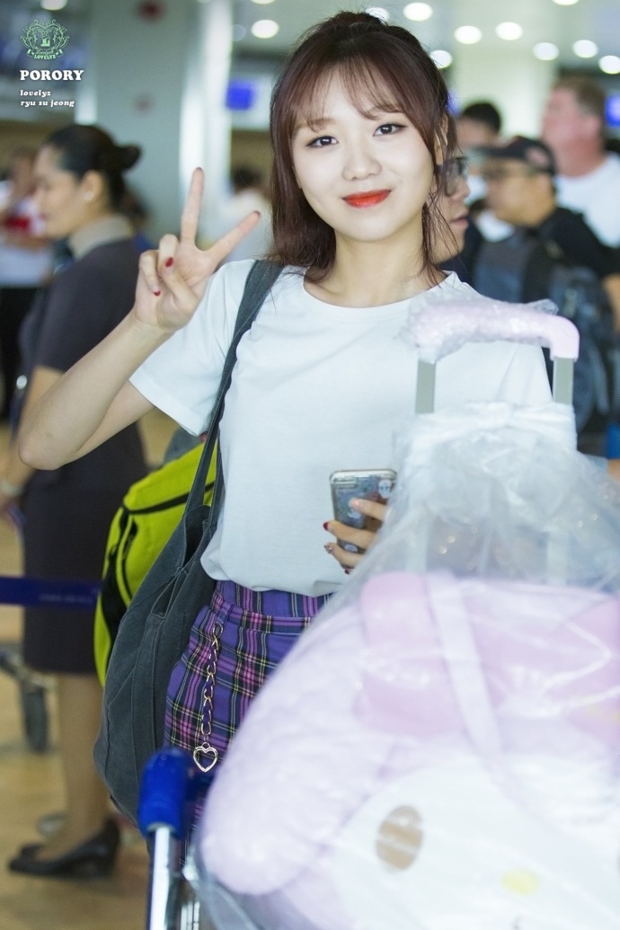 #LOVELYZ##Alwayz##柳洙正# 170814 马尼拉国际机场 出境 高清7p cr：PORORY甜甜甜 ​​​​