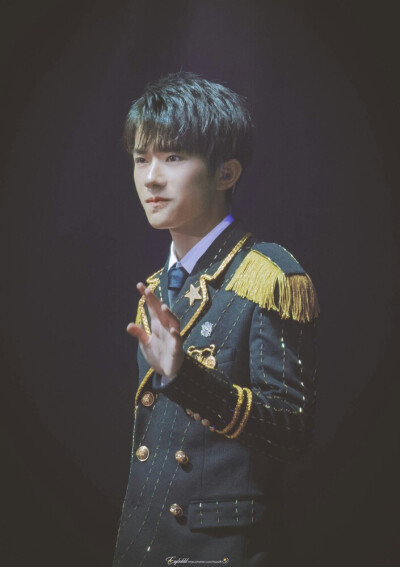 #易烊千玺 #TFBOYS 四周年南京演唱会 高清 帅气 舞蹈担当易烊千玺