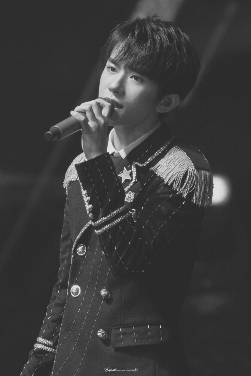 #易烊千玺 #TFBOYS 四周年南京演唱会 高清 帅气 舞蹈担当易烊千玺