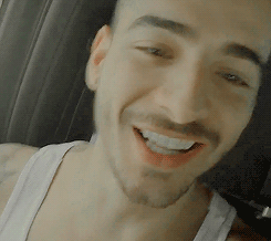 Maluma ，哥伦比亚唱作人，1994年1月28日出生于哥伦比亚梅德林。