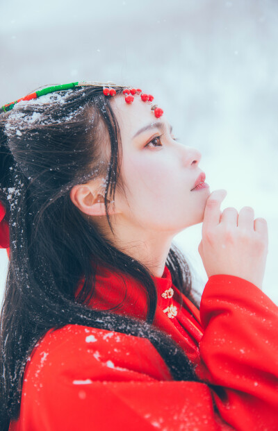 细看不是雪无香，天风吹得香零落。摄影：界音