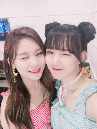 GFRIEND 郑艺琳 金艺源严智