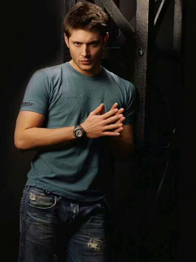 Jensen Ackles （珍妮的超模脸哈哈哈哈哈哈哈哈哈哈哈哈哈