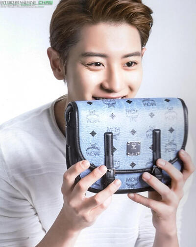 EXO MCM 限量photbook 扫图――朴灿烈