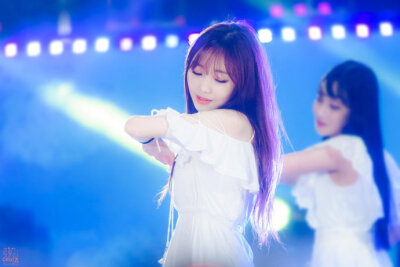 #LOVELYZ# 〖无⇔高清〗170818 保宁海洋体育大会 #徐智秀##柳洙正##郑叡仁# 相关9p cr:ftballshoes/ryuvlydayz/19980604_com ​​​​