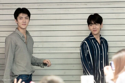 吴世勋 EXO SE HUN 边伯贤 BEAKHYUN 勋白