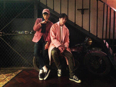 #Winner##WINNER1stCOMEBACK# 【INS】#姜胜允# 更新：男人果然粉色最P#PINK# （翻译：栎瓣子） ​​​​