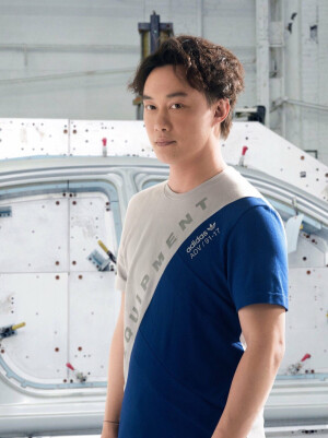 陈奕迅。阿迪达斯最负责代言人。