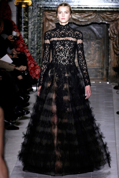 #Valentino# Spring 2013 Cuture Fashion Show