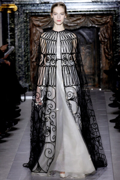 #Valentino# Spring 2013 Cuture Fashion Show