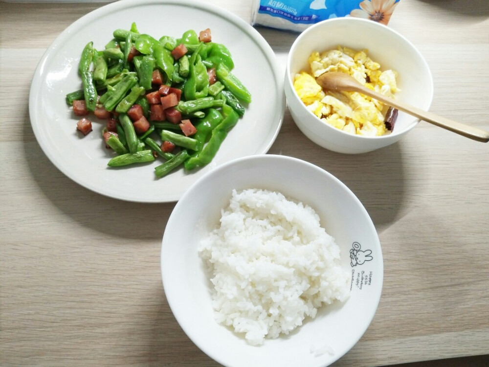 火腿豆角+辣椒炒蛋